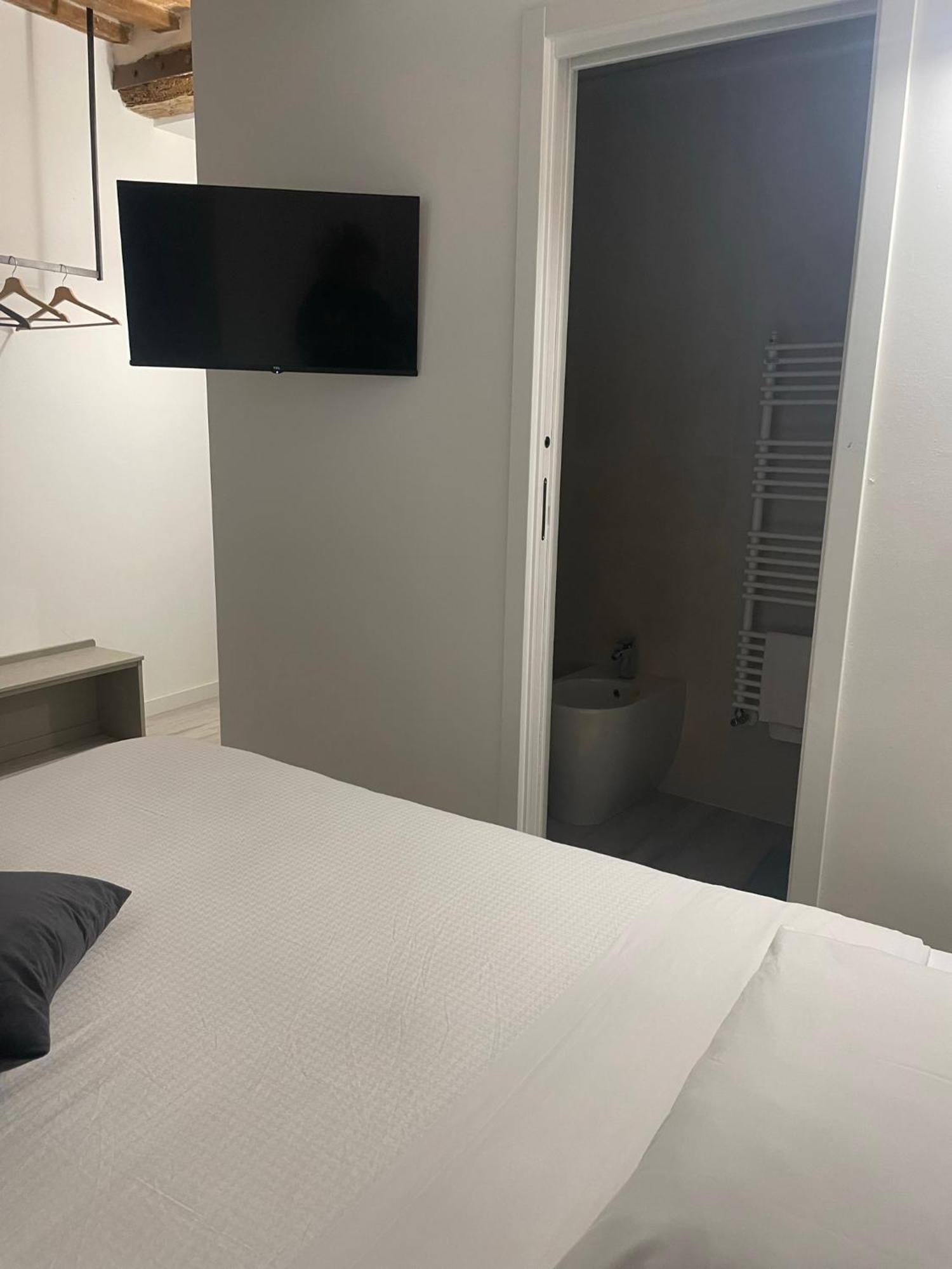 L'Inferno Di Dante Bed & Breakfast Gubbio Exterior photo