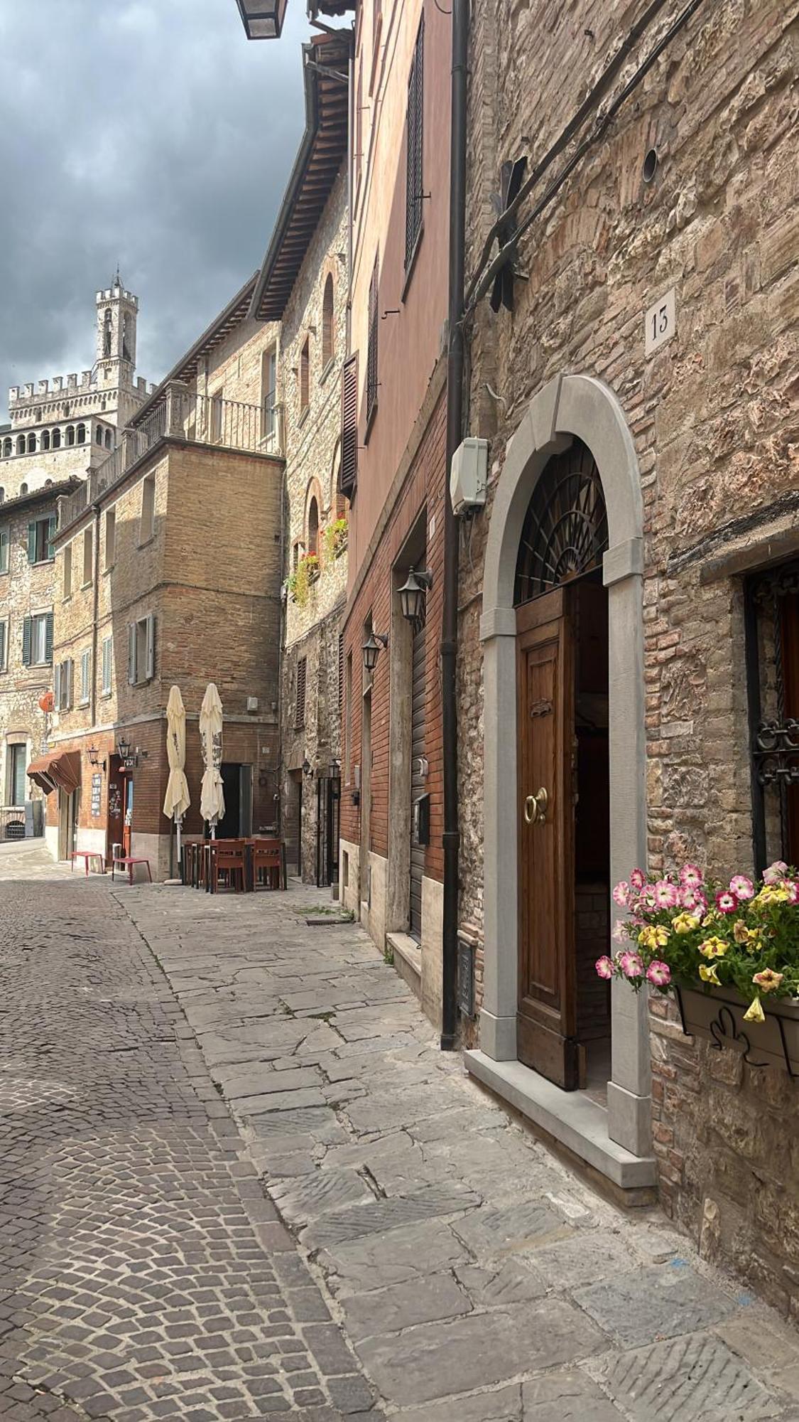 L'Inferno Di Dante Bed & Breakfast Gubbio Exterior photo
